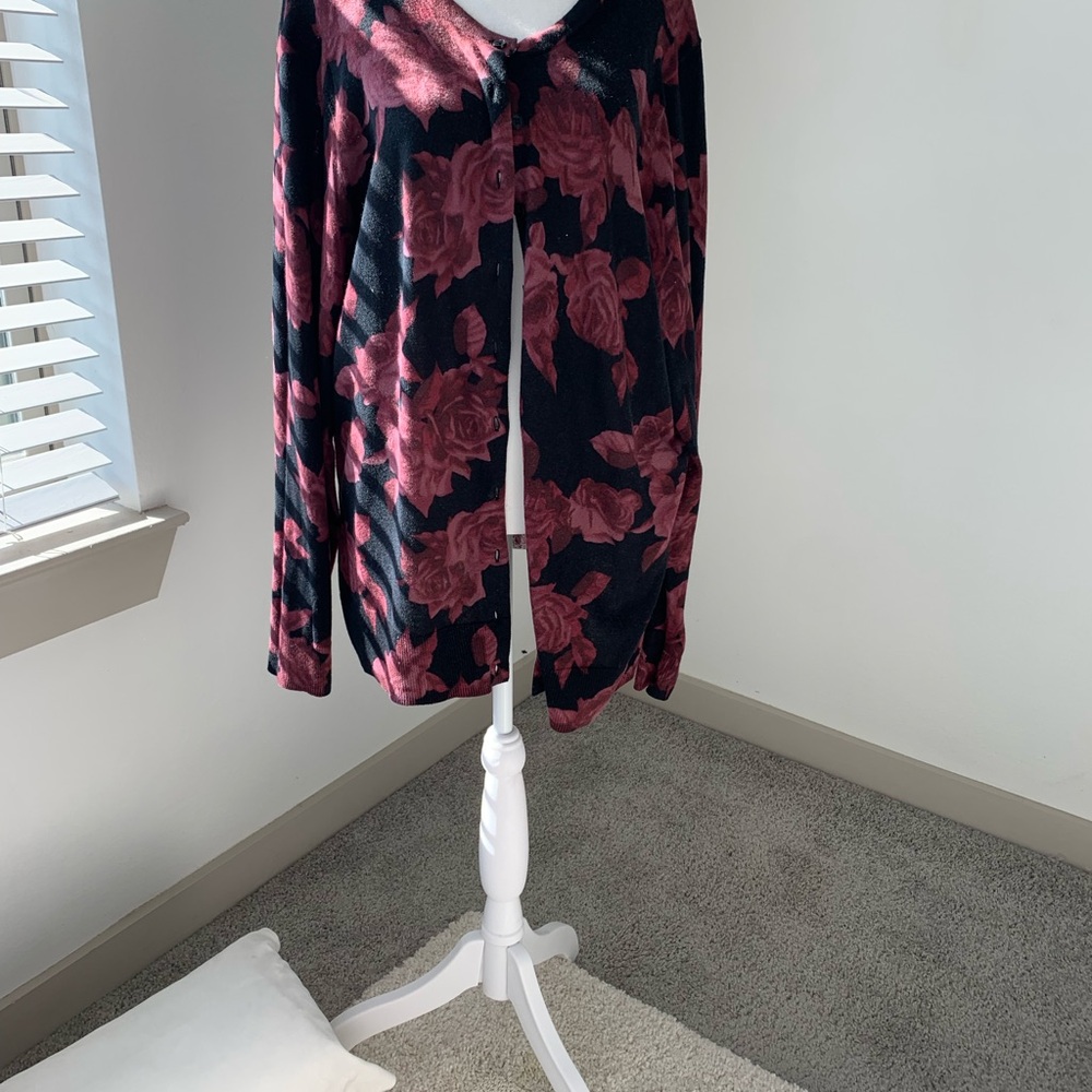 Torrid Black and Burgundy Floral Cardigan NWT